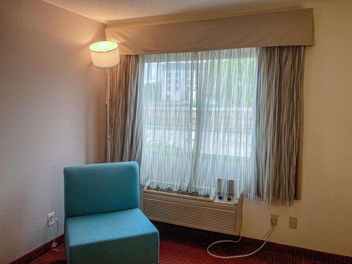 Motel 6 Elkhart, In Exteriör bild