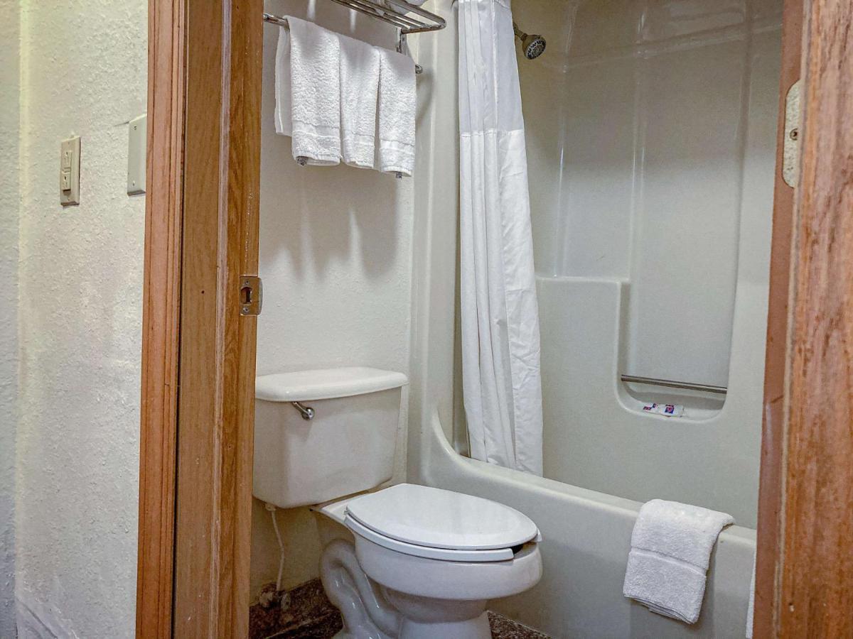 Motel 6 Elkhart, In Exteriör bild