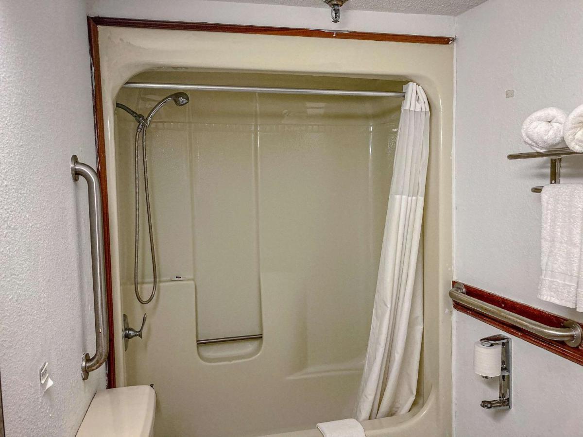 Motel 6 Elkhart, In Exteriör bild