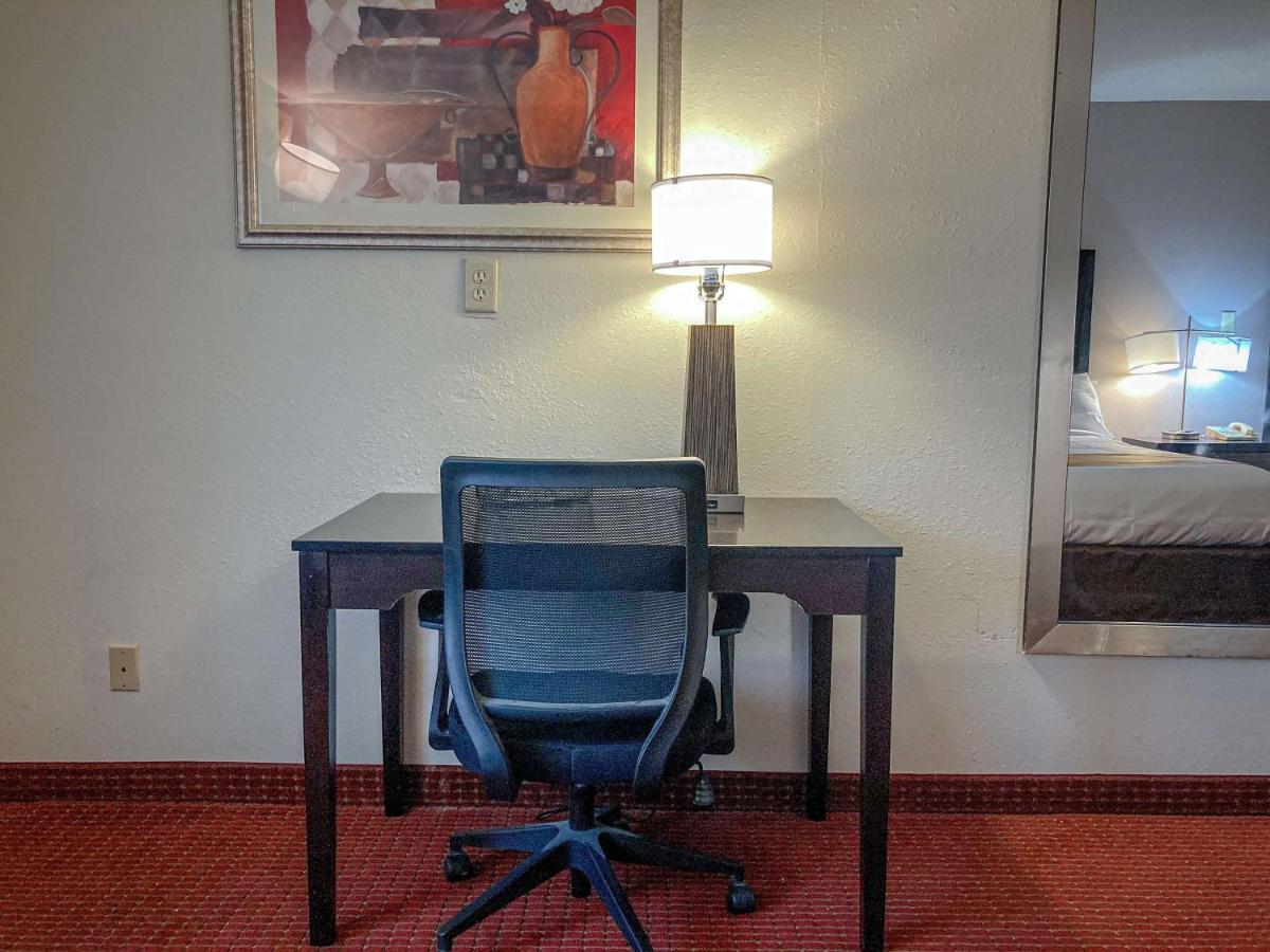 Motel 6 Elkhart, In Exteriör bild