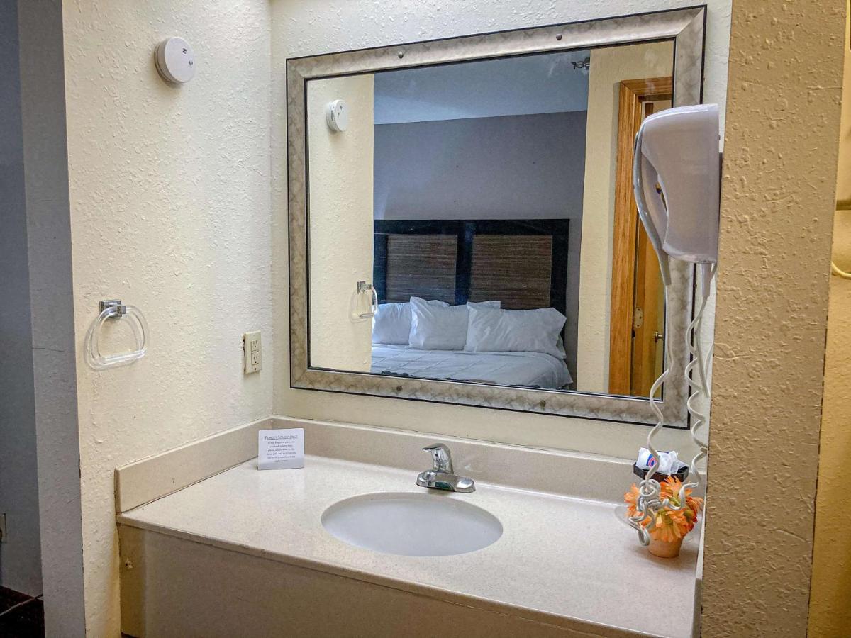 Motel 6 Elkhart, In Exteriör bild