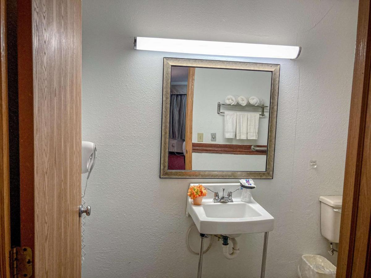Motel 6 Elkhart, In Exteriör bild
